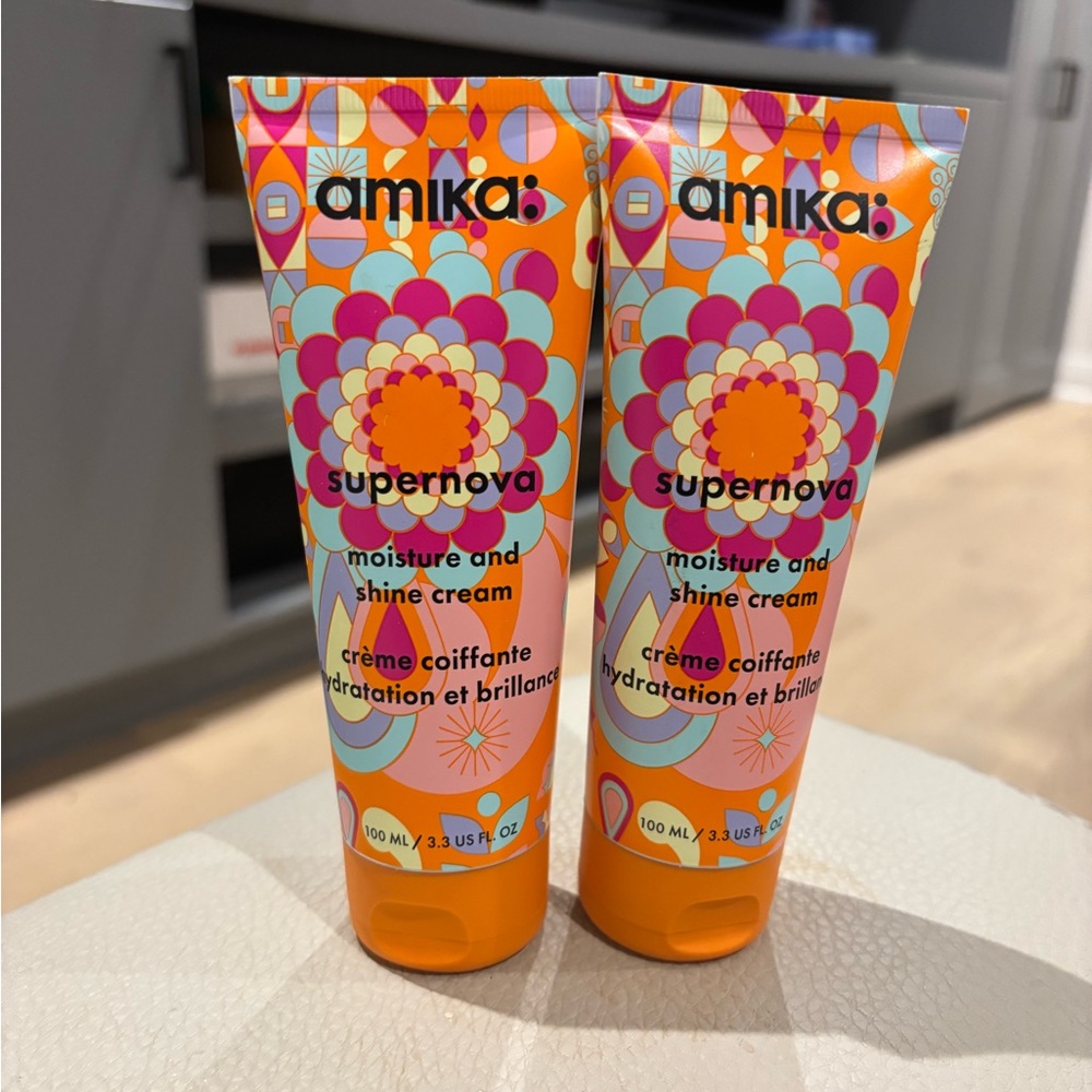 Amika Supernova Moisture and Shine Cream - Vibrant Orange